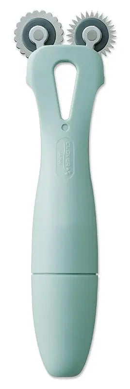 Grip Fit Triple Tracing Wheel by Clover