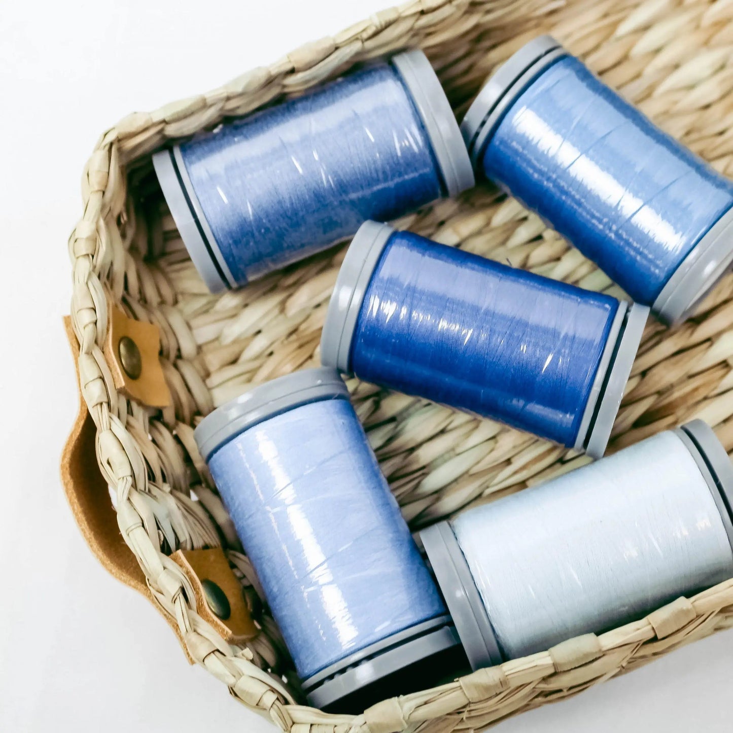 Quilters Select Thread - Tube of 5 colors 400M - FAIRY DUST TRINITY BLUE CERULEAN SAPPHIRE STORMY OCEAN