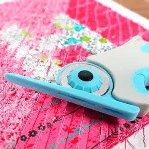 Embellish Comfort-Grip Chenille Cutter