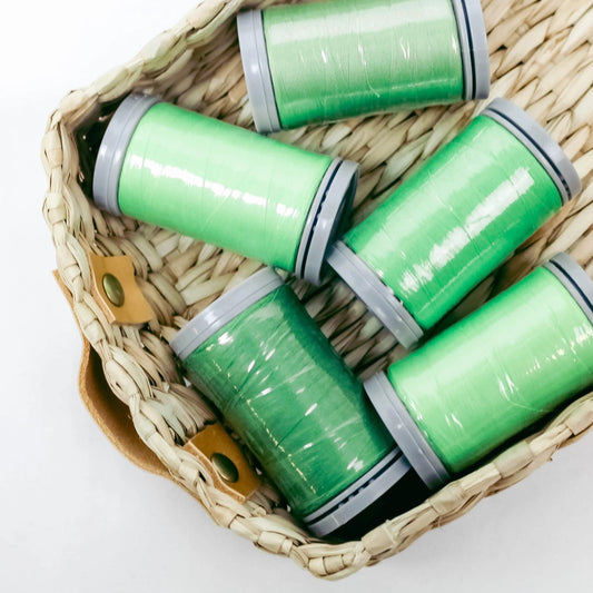 Quilters Select Thread - Tube of 5 colors 400M - LIMON GRASSHOPPER SPRING GRASS CHARTREUSE TURTLE GREEN