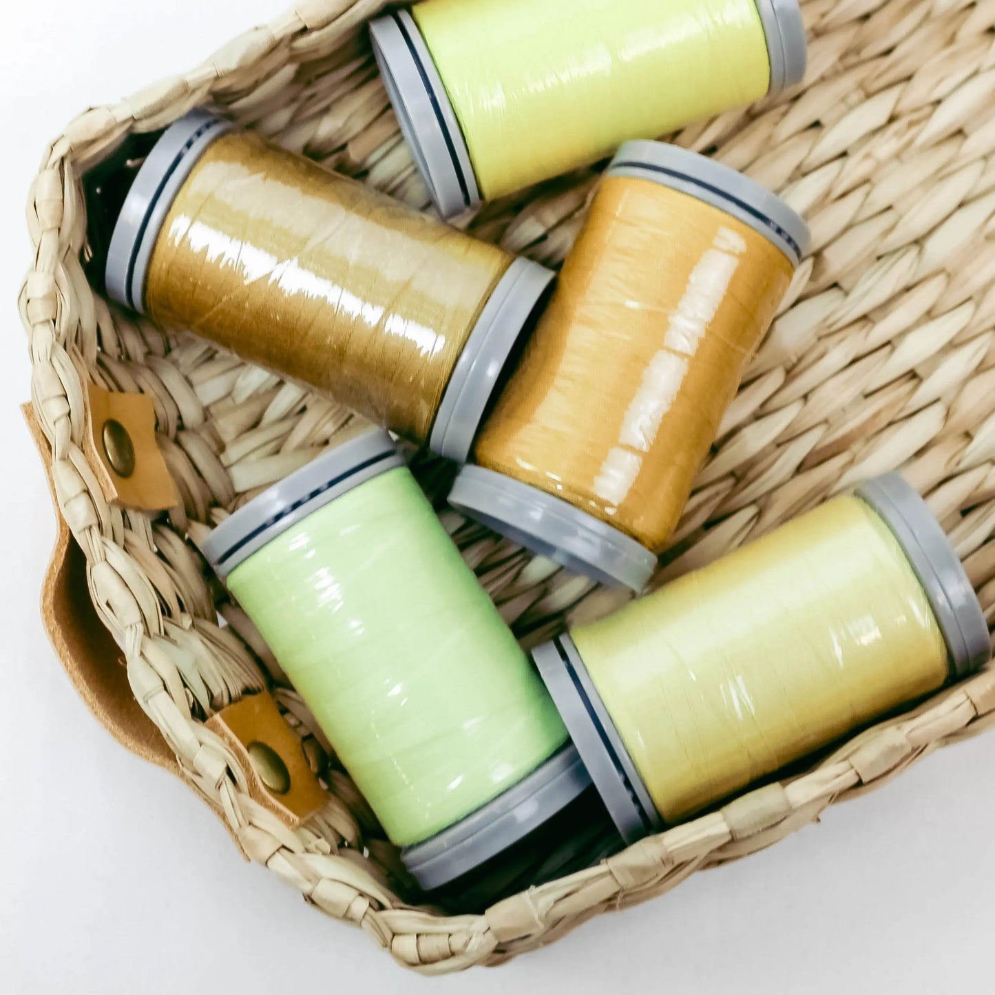 Quilters Select Thread - Tube of 5 colors 400M - HONEYSUCKLE BANANA PUDDING LEMONDROP TOPAZ POPPYSEED